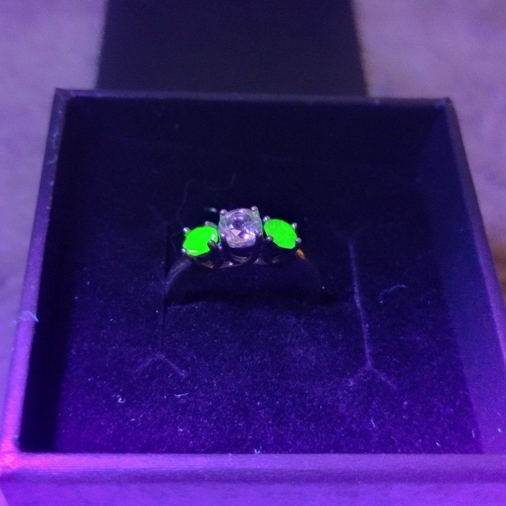 Genuine uranium glass ring size 5